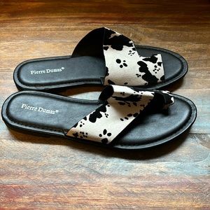 NWOT Pierre Dumas cowhide print sandals size 7.5